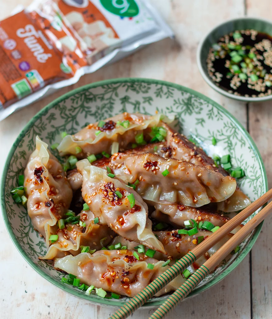 Gyoza au tofu fumé & légumes croquants